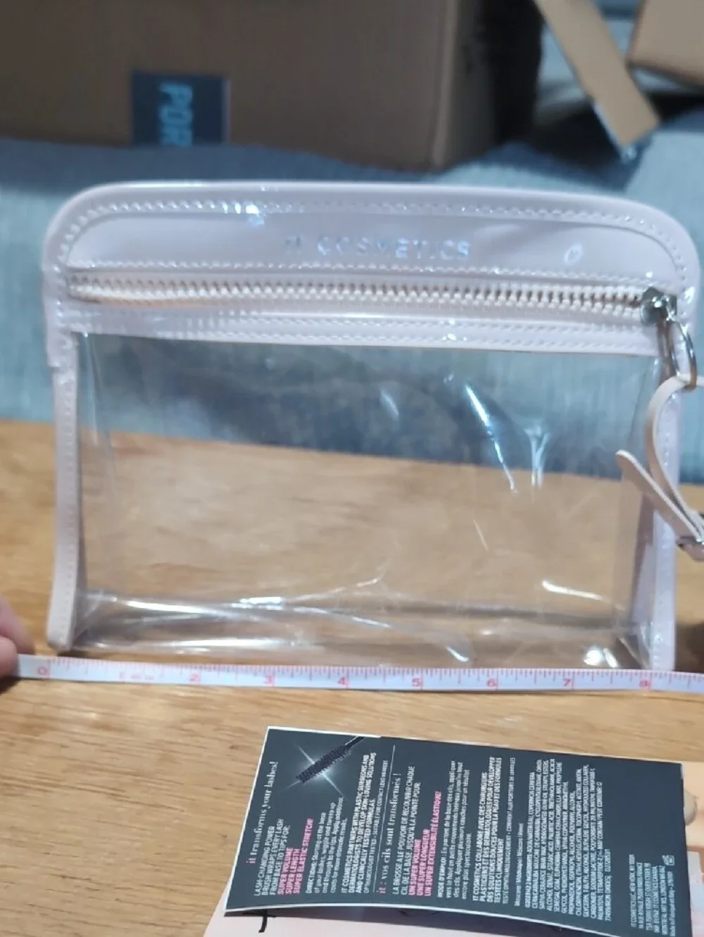 it cosmetics Clear Vinyl Cosmetic Bag with Pale Pink Trim